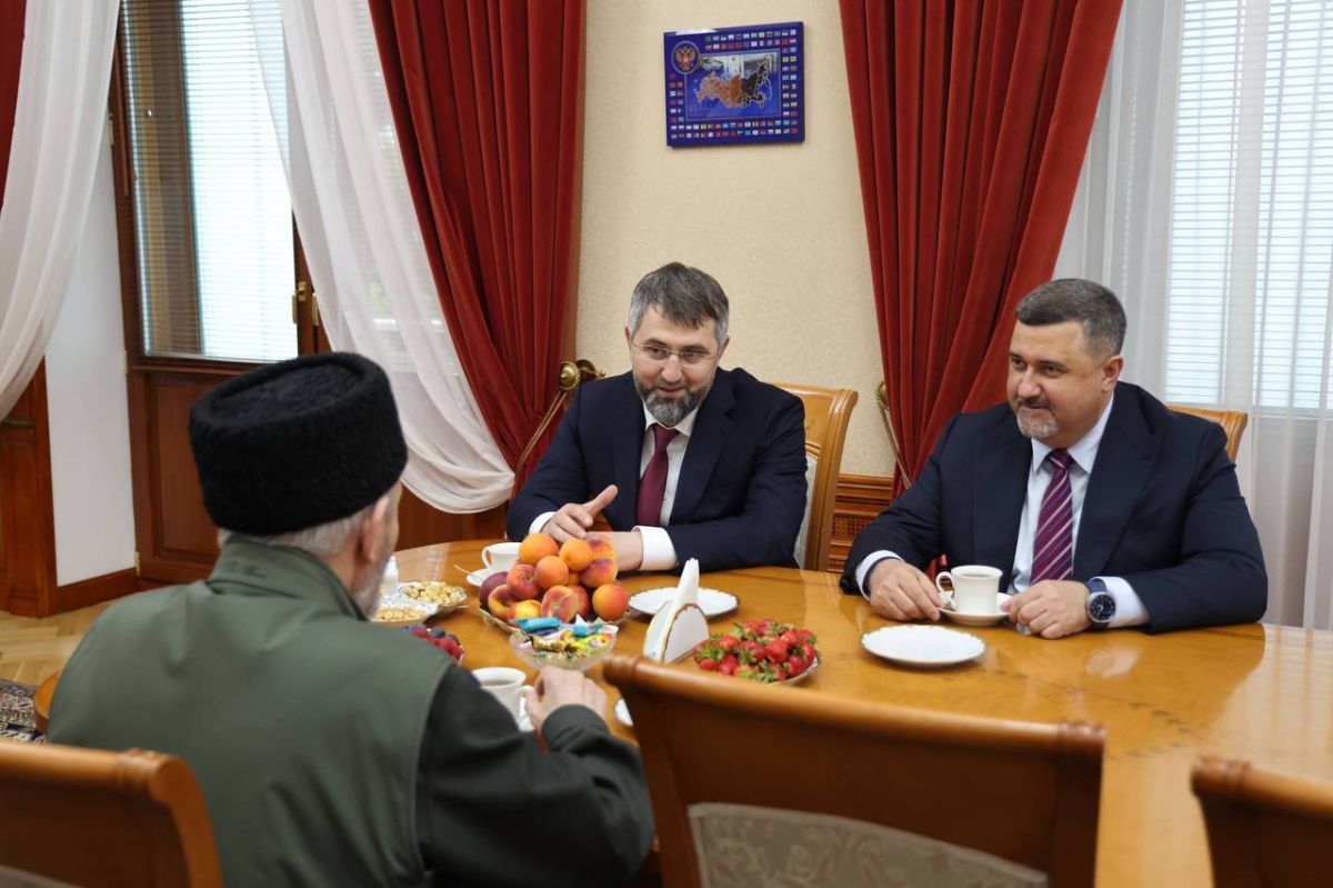 Магомед Рамазанов поздравил муфтия Дагестана шейха Ахмада Афанди с днём рождения Магомед Рамазанов поздравил муфтия Дагестана шейха Ахмада Афанди с днём рождения