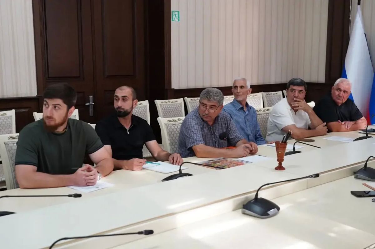 В администрации Дербента проведено рабочее совещание по вопросам качества выполнения работ при благоустройстве территорий В администрации Дербента проведено рабочее совещание по вопросам качества выполнения работ при благоустройстве территорий