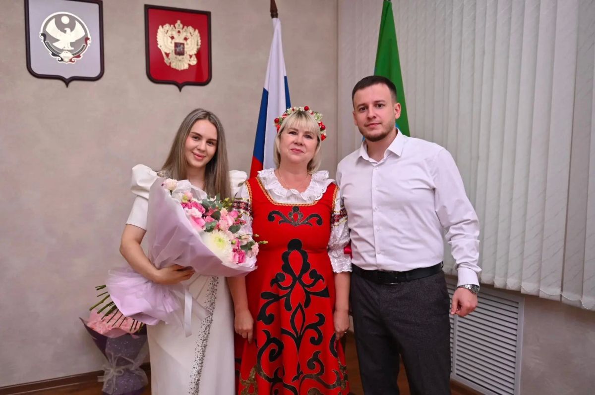 Вчера в Дагестане отметили День единства народов республики — праздник, который символизирует межнациональный мир, братскую дружбу и духовное развитие нашего многонационального народа Вчера в Дагестане отметили День единства народов республики — праздник, который символизирует межнациональный мир, братскую дружбу и духовное развитие нашего многонационального народа