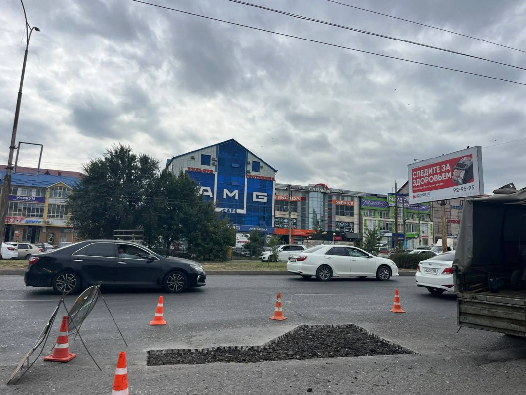 Дорожники Махачкалы провели работы по укладке асфальта на проспекте Акушинского Дорожники Махачкалы провели работы по укладке асфальта на проспекте Акушинского