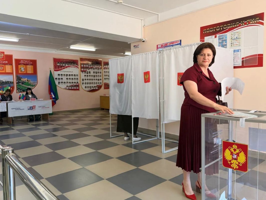 Сегодня коллектив ГКУ РД СРЦН в МО «город Дербент» воспользовался своим гражданским правом и принял участие в выборах, отдав свой голос Сегодня коллектив ГКУ РД СРЦН в МО «город Дербент» воспользовался своим гражданским правом и принял участие в выборах, отдав свой голос