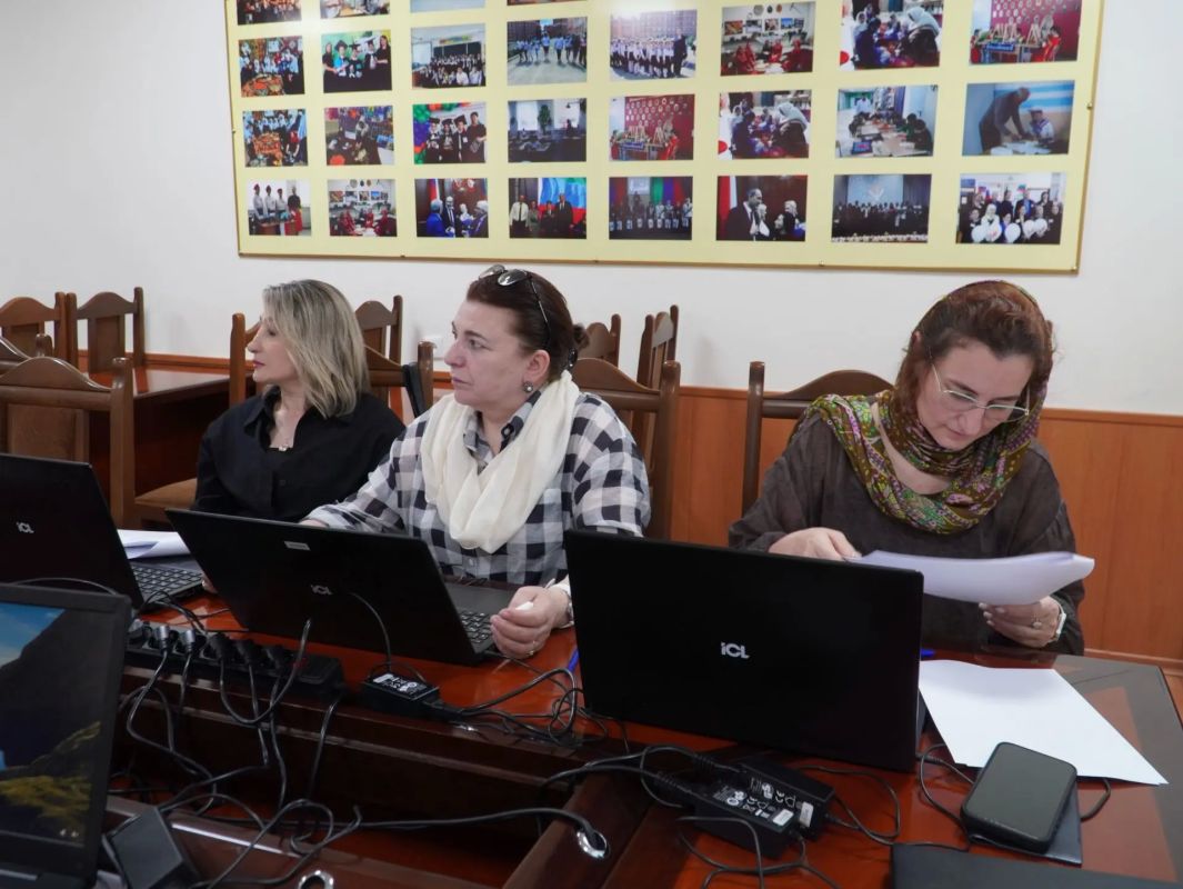 В Минобрнауки Дагестана прошло заседание конкурсной комиссии по присуждению премии «Лучший учитель года» В Минобрнауки Дагестана прошло заседание конкурсной комиссии по присуждению премии «Лучший учитель года»