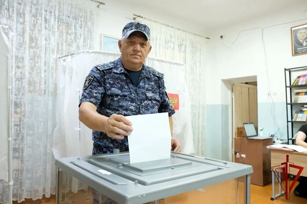В Дагестане росгвардейцы принимают участие в Едином дне голосования В Дагестане росгвардейцы принимают участие в Едином дне голосования
