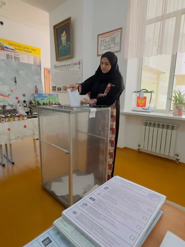 Сотрудники Центра занятости населения Бабаюртовского района не остались в стороне от важного политического события в жизни страны Сотрудники Центра занятости населения Бабаюртовского района не остались в стороне от важного политического события в жизни страны