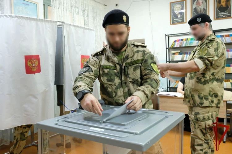 В Дагестане росгвардейцы принимают участие в Едином дне голосования В Дагестане росгвардейцы принимают участие в Едином дне голосования