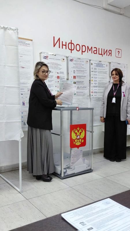 Сотрудники Центрального государственного архива Республики Дагестан (подведомственного учреждения Минюста РД) приняли активное участие в выборах и проголосовали на избирательном участке №937 Сотрудники Центрального государственного архива Республики Дагестан (подведомственного учреждения Минюста РД) приняли активное участие в выборах и проголосовали на избирательном участке №937