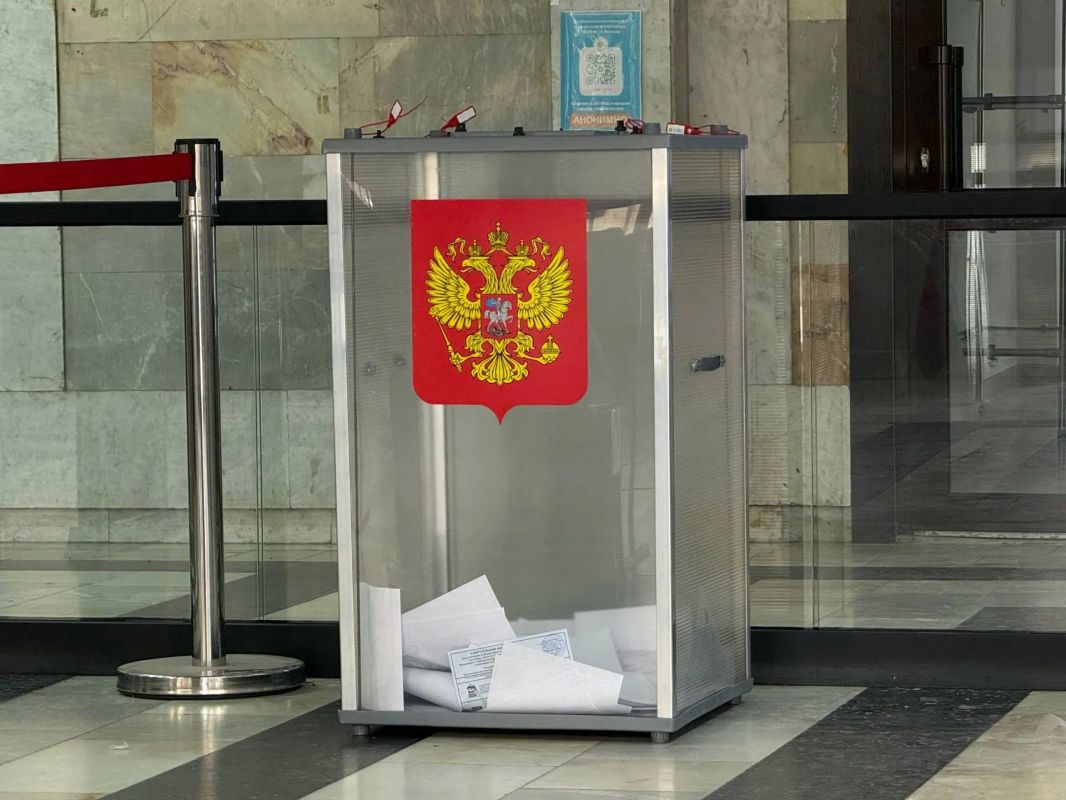 Корреспонденты РИА «Дагестан» побывали на избирательном участке № 0999, находящемся в здании Издательства в Махачкале (проспект Насрутдинова, 1). Участок работает в штатном режиме. Заместитель председателя участковой... Корреспонденты РИА «Дагестан» побывали на избирательном участке № 0999, находящемся в здании Издательства в Махачкале (проспект Насрутдинова, 1). Участок работает в штатном режиме. Заместитель председателя участковой...