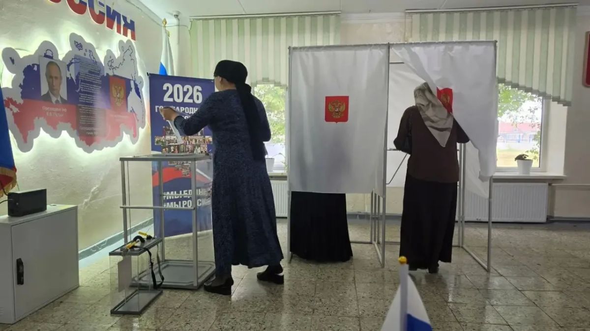 Первые избиратели уже на участках Первые избиратели уже на участках