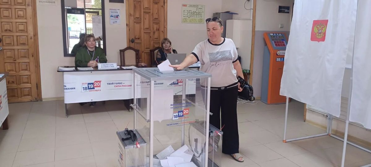 Голос каждого важен!. Коллектив Комплексного центра социального обслуживания населения Тарумовского района проявили свою активную гражданскую позицию, отдав свой голос за депутатов Голос каждого важен!. Коллектив Комплексного центра социального обслуживания населения Тарумовского района проявили свою активную гражданскую позицию, отдав свой голос за депутатов