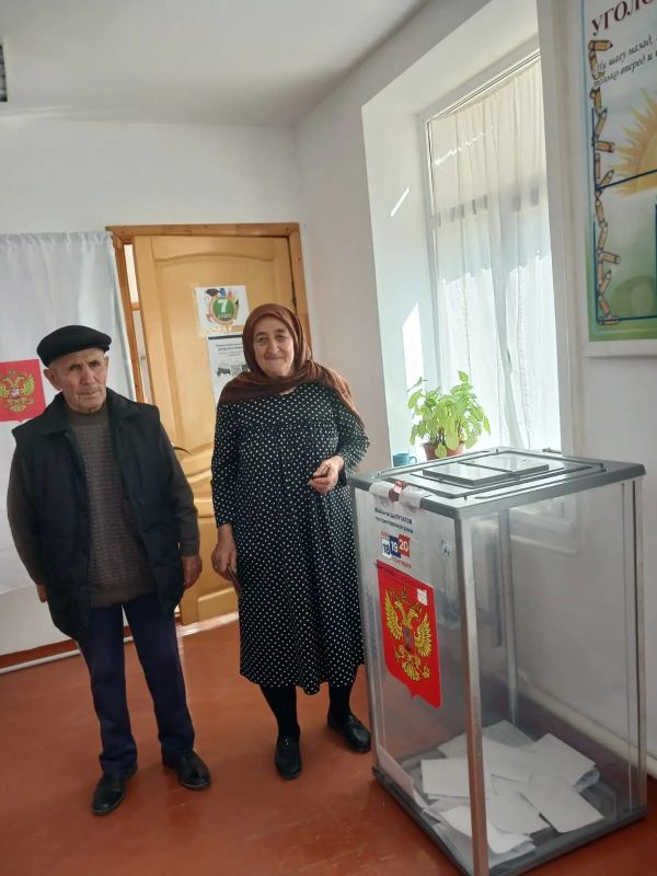 В Кайтагском районе продолжается голосование на выборах депутатов Госдумы России и Народного Собрания РД. Среди избирателей активное участие принимают родители участников специальной военной операции В Кайтагском районе продолжается голосование на выборах депутатов Госдумы России и Народного Собрания РД. Среди избирателей активное участие принимают родители участников специальной военной операции