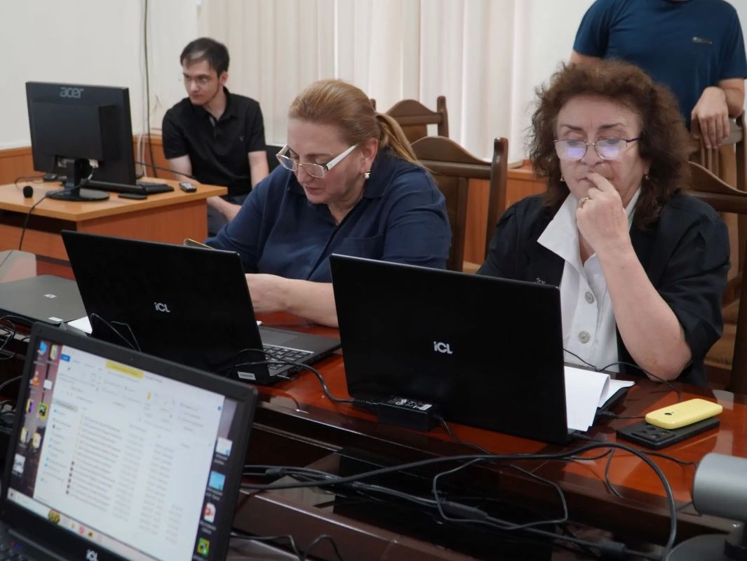 В Минобрнауки Дагестана прошло заседание конкурсной комиссии по присуждению премии «Лучший учитель года» В Минобрнауки Дагестана прошло заседание конкурсной комиссии по присуждению премии «Лучший учитель года»