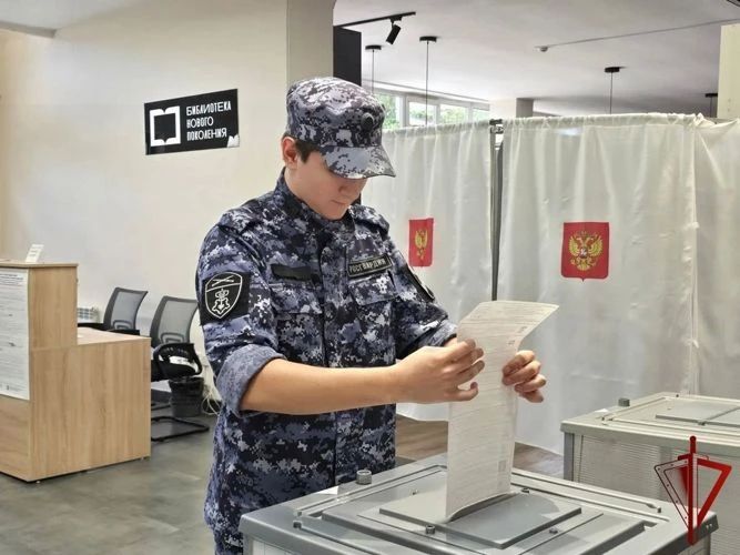 В Дагестане росгвардейцы принимают участие в Едином дне голосования В Дагестане росгвардейцы принимают участие в Едином дне голосования