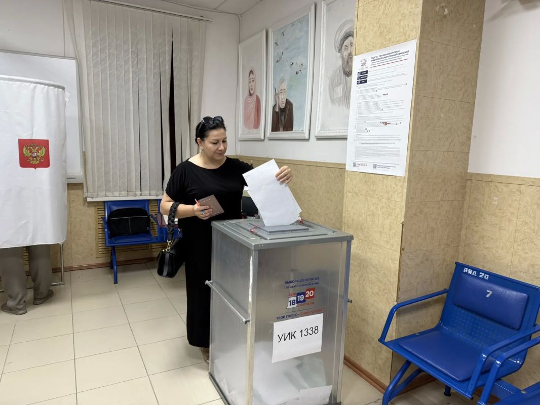 Голос каждого важен!. Коллектив Комплексного центра социального обслуживания населения Тарумовского района проявили свою активную гражданскую позицию, отдав свой голос за депутатов Голос каждого важен!. Коллектив Комплексного центра социального обслуживания населения Тарумовского района проявили свою активную гражданскую позицию, отдав свой голос за депутатов