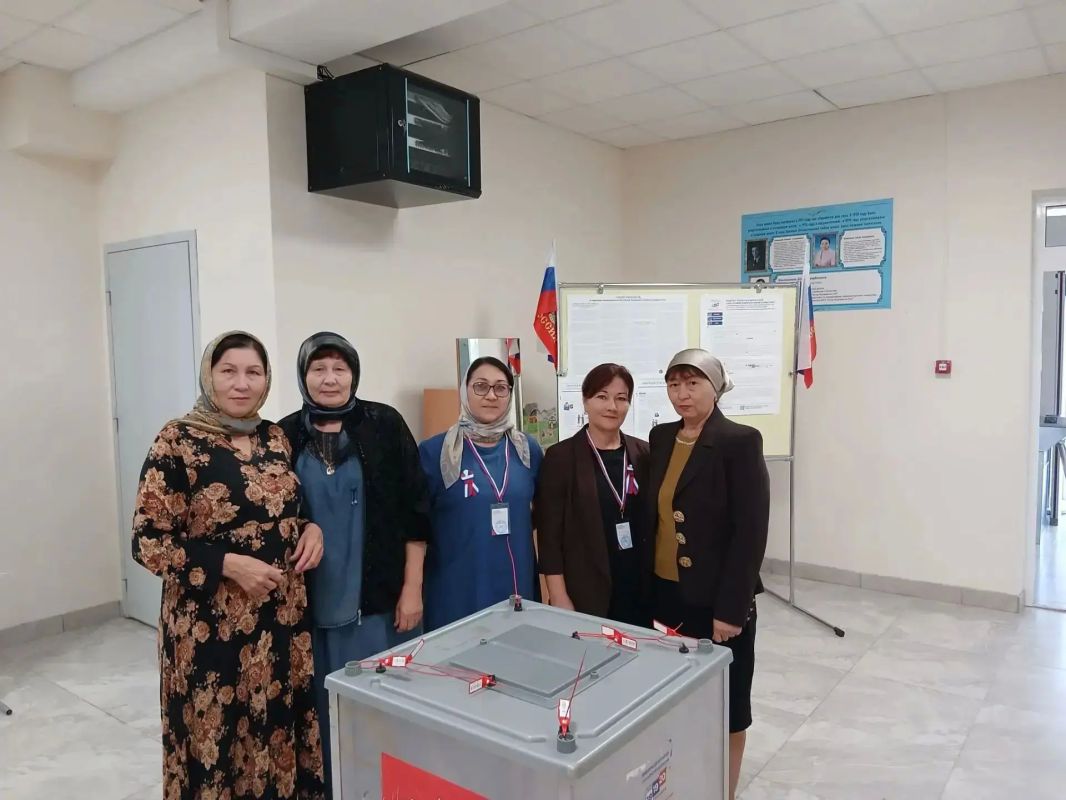 Выбор каждого важен!. Сотрудники КЦСОН Ногайского района сегодня демонстрируют не только активную гражданскую позицию, но и истинную преданность своему делу Выбор каждого важен!. Сотрудники КЦСОН Ногайского района сегодня демонстрируют не только активную гражданскую позицию, но и истинную преданность своему делу