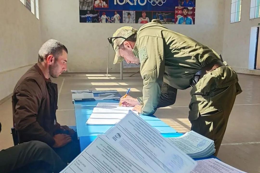 На высоте 2560 метров: в самом высокогорном и самом южном селе России Куруше голосуют при хорошей погоде На высоте 2560 метров: в самом высокогорном и самом южном селе России Куруше голосуют при хорошей погоде