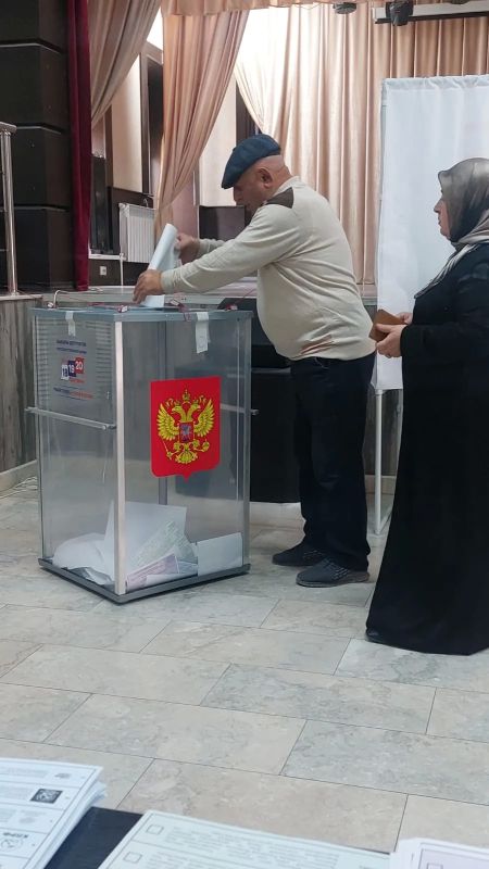 Коллектив социальных работников КЦСОН Унцукульского района продемонстрировал высокую гражданскую активность в ходе выборов сегодня , на второй день голосования Коллектив социальных работников КЦСОН Унцукульского района продемонстрировал высокую гражданскую активность в ходе выборов сегодня , на второй день голосования
