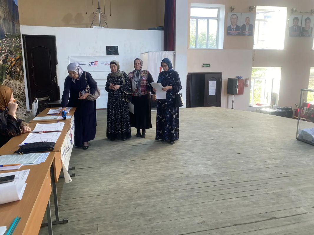 Коллектив Центра занятости населения в МО «Гергебильский район» принял участие в голосовании на выборах 2026 года Коллектив Центра занятости населения в МО «Гергебильский район» принял участие в голосовании на выборах 2026 года
