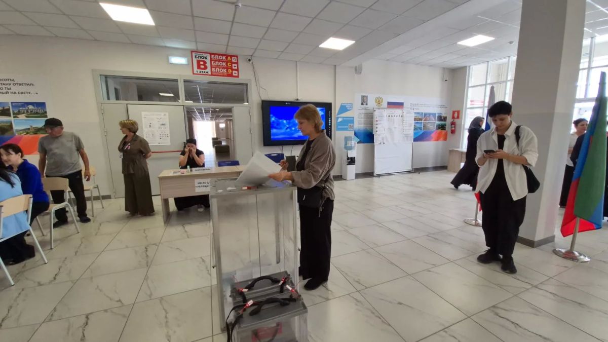 Коллектив Территориального центра занятости населения города Каспийск приняли участие в голосовании Коллектив Территориального центра занятости населения города Каспийск приняли участие в голосовании