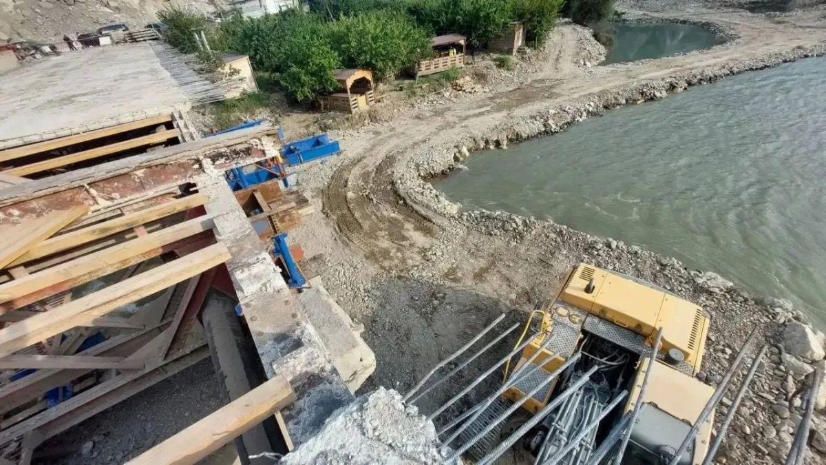 Восстановление Красного моста продолжается ускоренными темпами Восстановление Красного моста продолжается ускоренными темпами