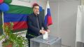 Сегодня свой голос на выборах отдал член Общественного совета при Минфине РД Эльдар Адельшинов