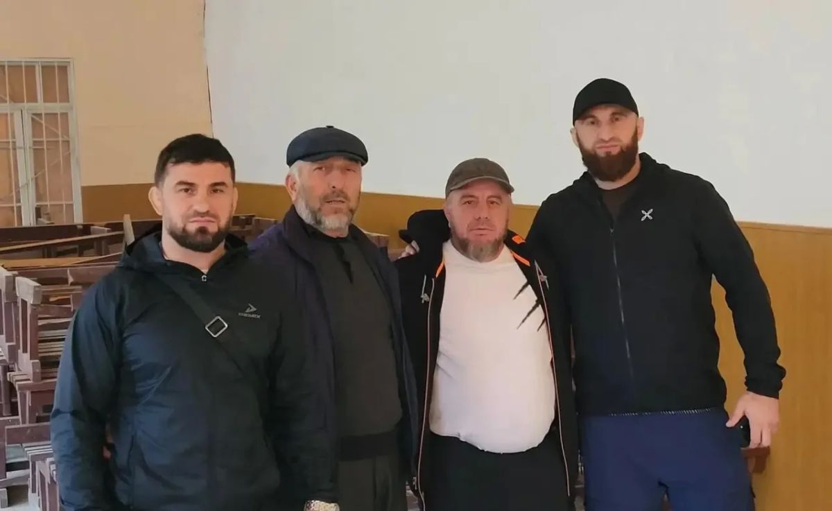 Магомед Анкалаев проголосовал в родном селе Телетль