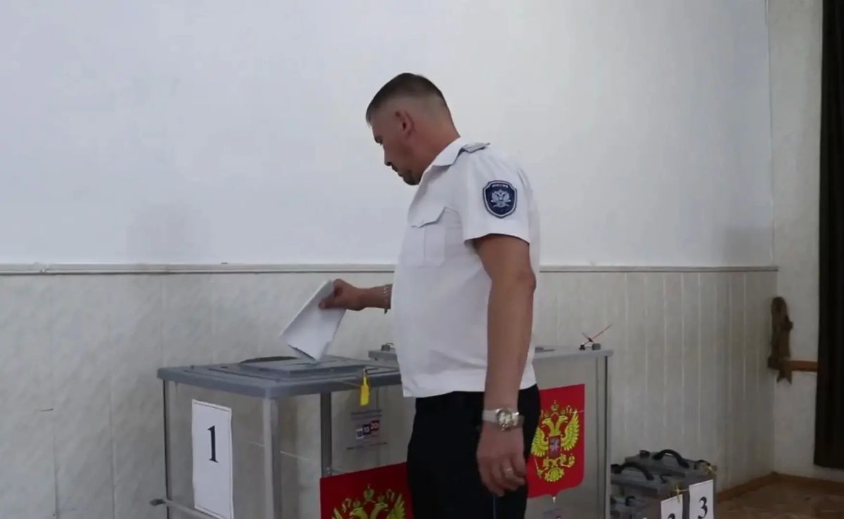 Сотрудники Республиканского казачьего центра в Кизляре, а также казаки города, Кизлярского и Тарумовского районов исполнили свой гражданский долг Сотрудники Республиканского казачьего центра в Кизляре, а также казаки города, Кизлярского и Тарумовского районов исполнили свой гражданский долг