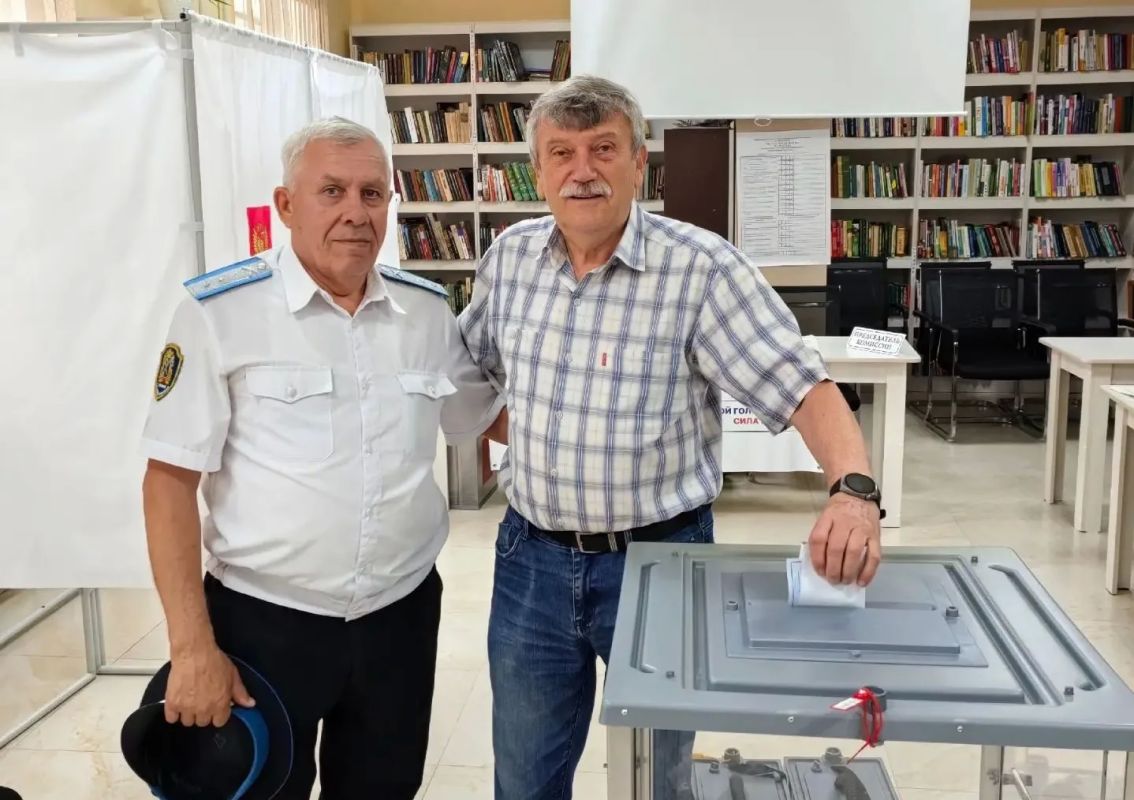 Сотрудники Республиканского казачьего центра в Кизляре, а также казаки города, Кизлярского и Тарумовского районов исполнили свой гражданский долг Сотрудники Республиканского казачьего центра в Кизляре, а также казаки города, Кизлярского и Тарумовского районов исполнили свой гражданский долг