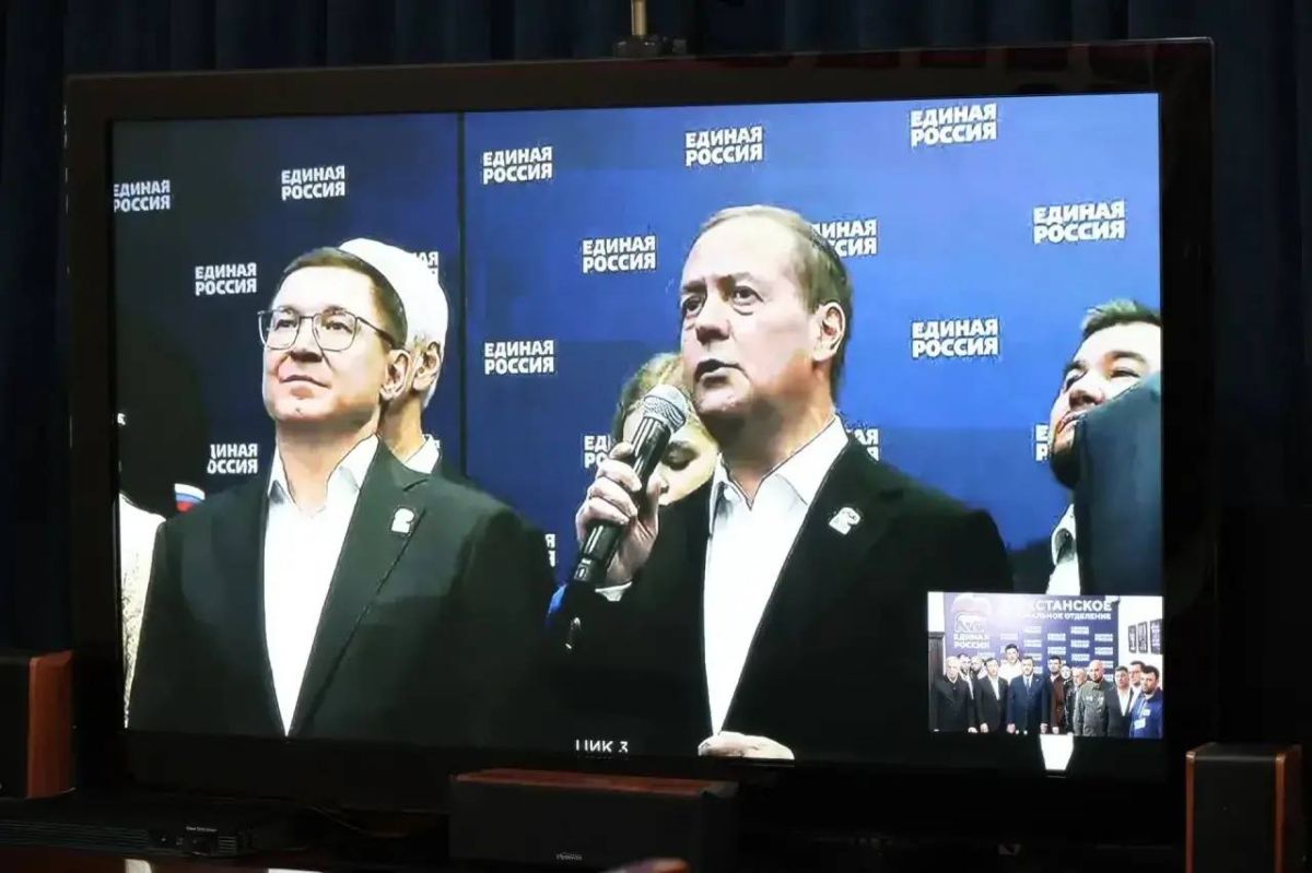 Вместе с Федором Вячеславовичем и кандидатами в депутаты Государственной Думы по ВКС принял участие в совещании, посвященном предварительным итогам Единого дня голосования – 2026 Вместе с Федором Вячеславовичем и кандидатами в депутаты Государственной Думы по ВКС принял участие в совещании, посвященном предварительным итогам Единого дня голосования – 2026