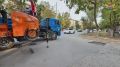 В Махачкале продолжаются работы по устранению локального разрушения асфальтового покрытия