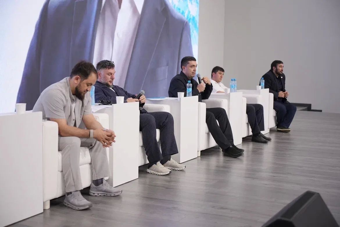 В Махачкале прошло пленарное заседание Академии смыслов проекта «Школа гражданской журналистики» В Махачкале прошло пленарное заседание Академии смыслов проекта «Школа гражданской журналистики»