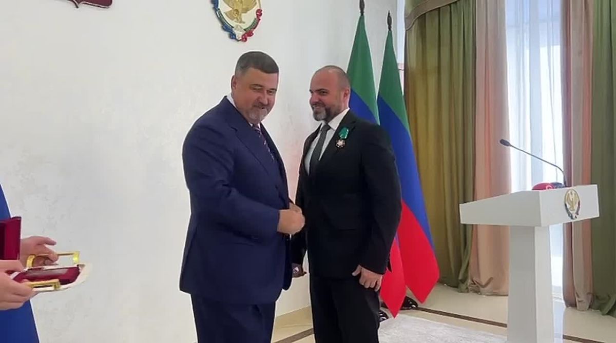 Руководитель Управления Росреестра по Республике Дагестан Арсен Пирмагомедов награждён орденом Почёта III степени