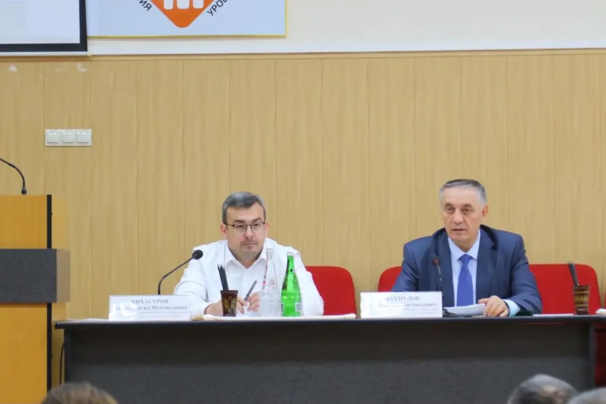 Число детей-сирот в Дагестане сократилось на 30%: Абдурахман Махмудов провёл расширенное совещание в Минтруда республики Число детей-сирот в Дагестане сократилось на 30%: Абдурахман Махмудов провёл расширенное совещание в Минтруда республики