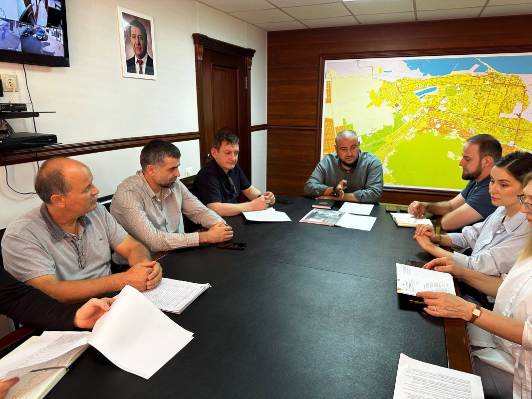 Сегодня под руководством руководителя МКУ «Управление жилищно-коммунального хозяйства г. Махачкалы» Уллубия Адаева состоялось рабочее совещание по вопросам дальнейшего обслуживания благоустроенных парков города Сегодня под руководством руководителя МКУ «Управление жилищно-коммунального хозяйства г. Махачкалы» Уллубия Адаева состоялось рабочее совещание по вопросам дальнейшего обслуживания благоустроенных парков города