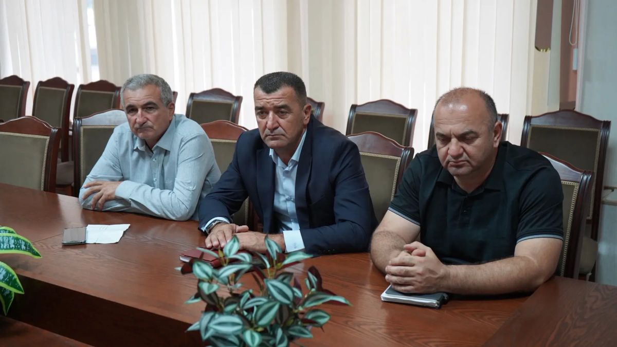 В Дагестанских Огнях прошло заседание санитарно-эпидемиологической комиссии В Дагестанских Огнях прошло заседание санитарно-эпидемиологической комиссии