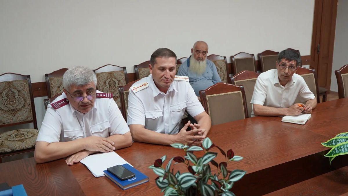 В Дагестанских Огнях прошло заседание санитарно-эпидемиологической комиссии В Дагестанских Огнях прошло заседание санитарно-эпидемиологической комиссии