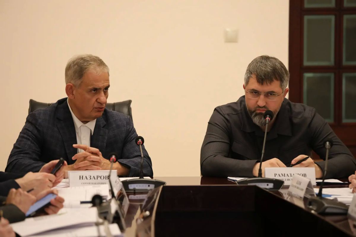 Сергей Назаров и Магомед Рамазанов обсудили развитие инфраструктуры и коммунального комплекса Дагестана Сергей Назаров и Магомед Рамазанов обсудили развитие инфраструктуры и коммунального комплекса Дагестана