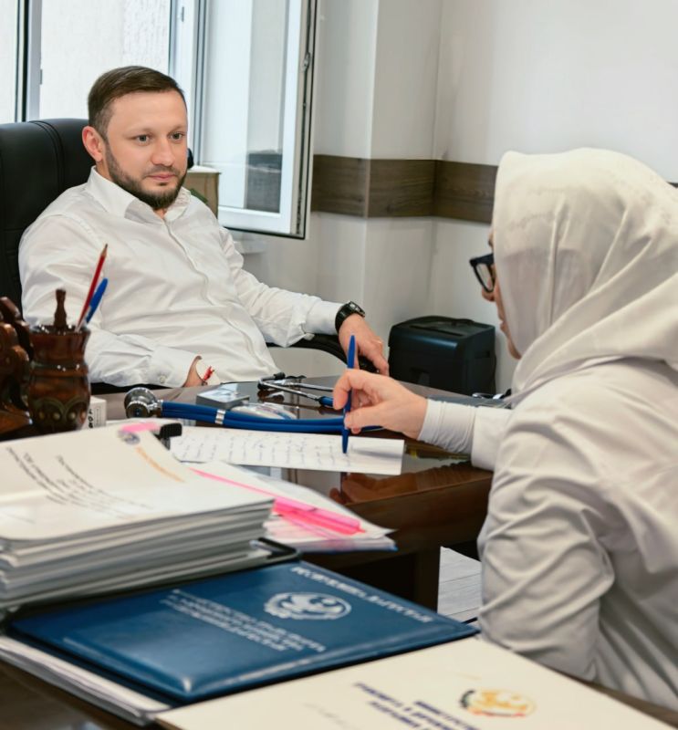 Джамбулат Гаджиев вместе с сотрудниками Минтранса РД прошел диспансеризацию на рабочем месте Джамбулат Гаджиев вместе с сотрудниками Минтранса РД прошел диспансеризацию на рабочем месте