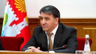 Глава города Джамбулат Салавов поздравил коллектив и ветеранов газеты «Махачкалинские известия» с 35-летием издания
