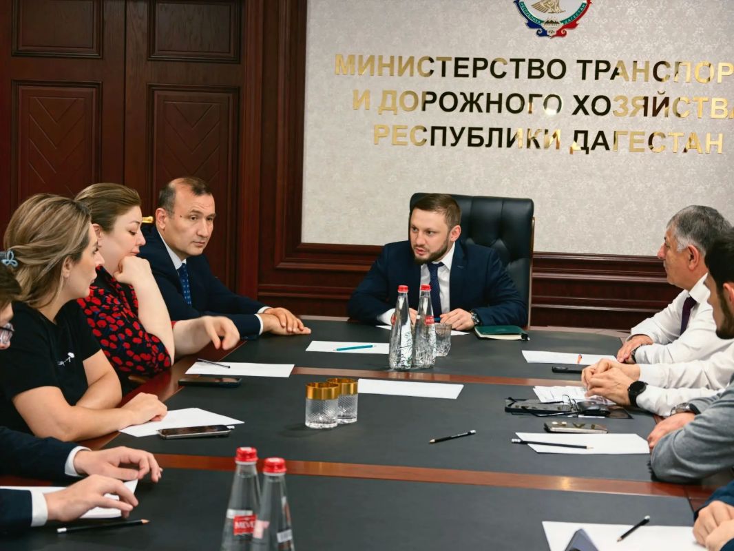 Джамбулат Гаджиев встретился со студентами филиала МАДИ Джамбулат Гаджиев встретился со студентами филиала МАДИ