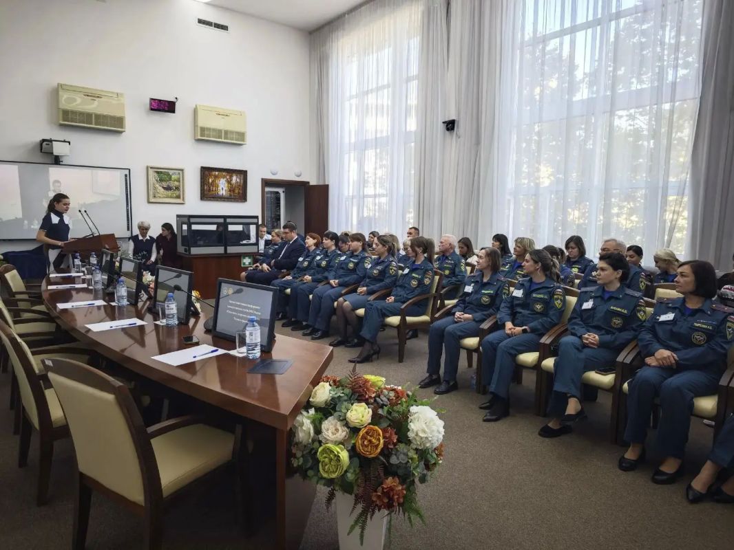 Определены победители конкурса «Лучший психолог МЧС России» и смотра-конкурса «Лучшая комната психоэмоциональной разгрузки в системе МЧС России» Определены победители конкурса «Лучший психолог МЧС России» и смотра-конкурса «Лучшая комната психоэмоциональной разгрузки в системе МЧС России»
