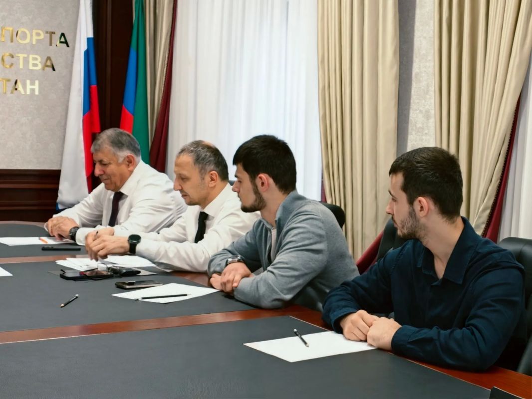 Джамбулат Гаджиев встретился со студентами филиала МАДИ Джамбулат Гаджиев встретился со студентами филиала МАДИ