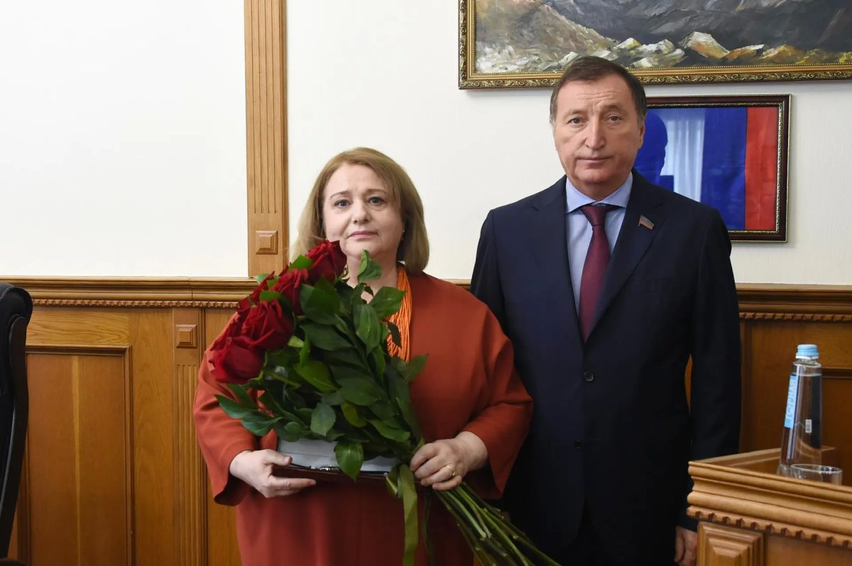 В рамках заседания Президиума Народного Собрания РД состоялась торжественной церемонии награждения В рамках заседания Президиума Народного Собрания РД состоялась торжественной церемонии награждения