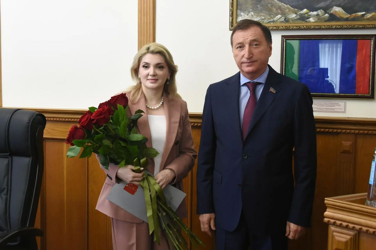 В рамках заседания Президиума Народного Собрания РД состоялась торжественной церемонии награждения