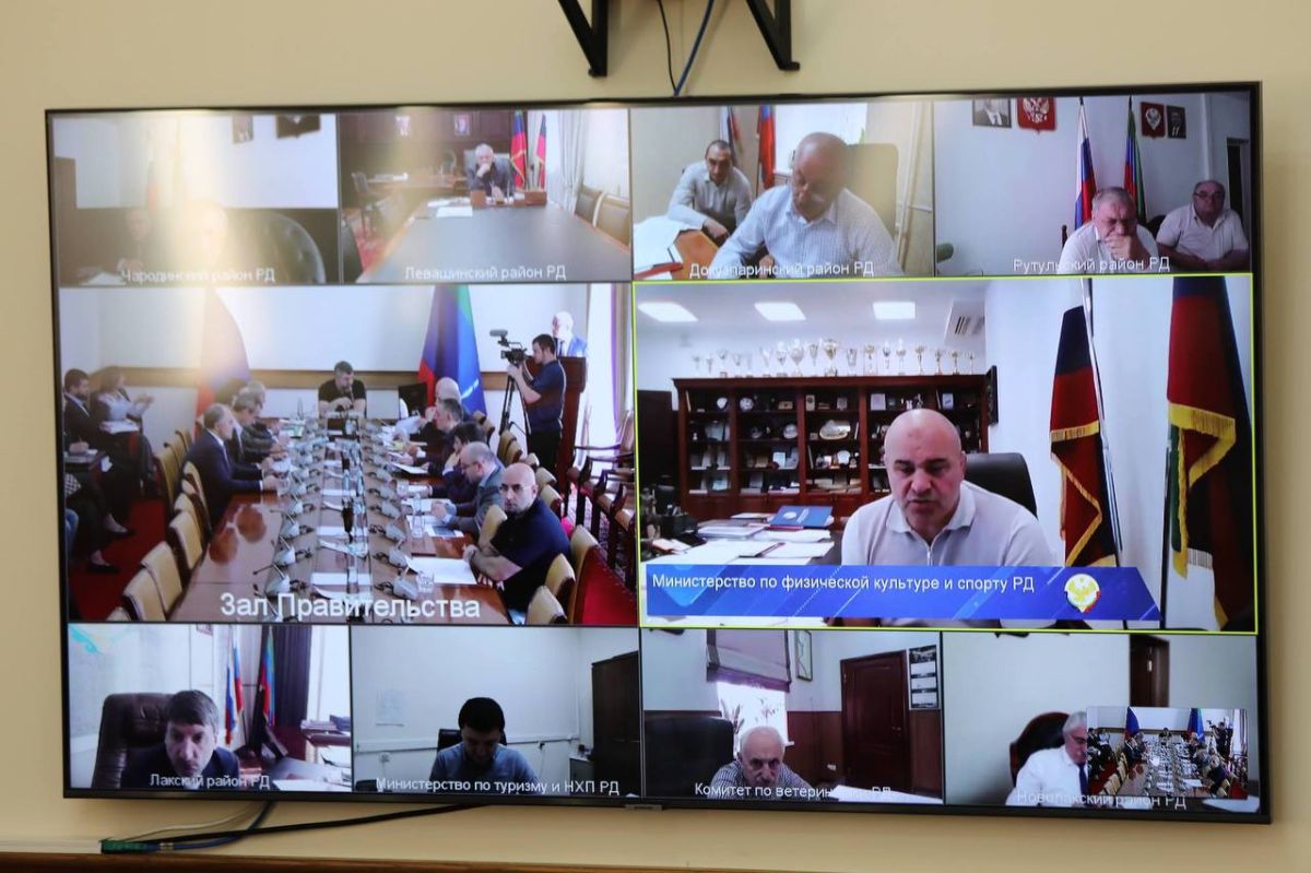Магомед Рамазанов проводит рабочее совещание по текущим финансово-экономическим показателям Дагестана Магомед Рамазанов проводит рабочее совещание по текущим финансово-экономическим показателям Дагестана