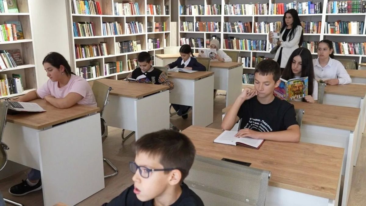 Камил Саидов принял участие в открытии обновлённой модельной библиотеки в Махачкале Камил Саидов принял участие в открытии обновлённой модельной библиотеки в Махачкале