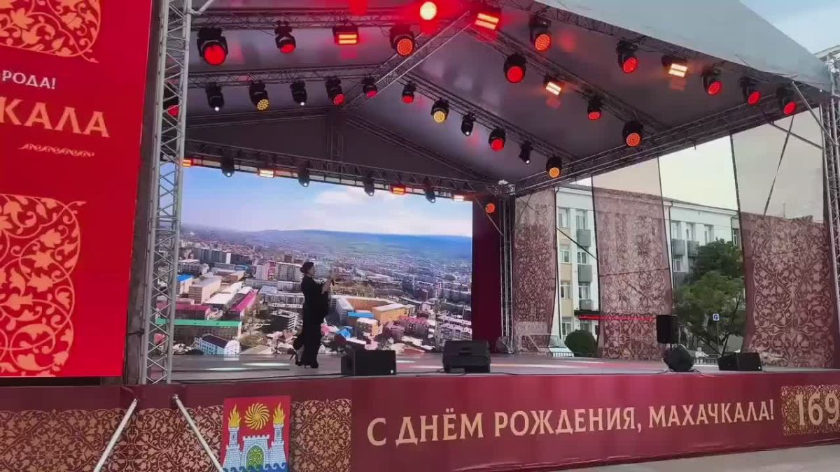 Новую композицию «Махачкала», посвящённую столице Дагестана, исполнила Зайнаб Махаева