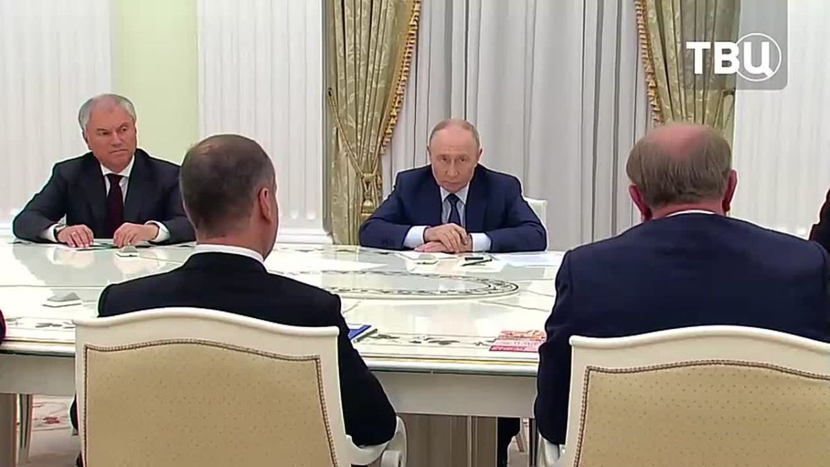 Геннадий Зюганов во время встречи с Владимиром Путиным призвал лидеров всех фракций создать комиссию, чтобы разобраться с настроениями избирателей во всех регионах