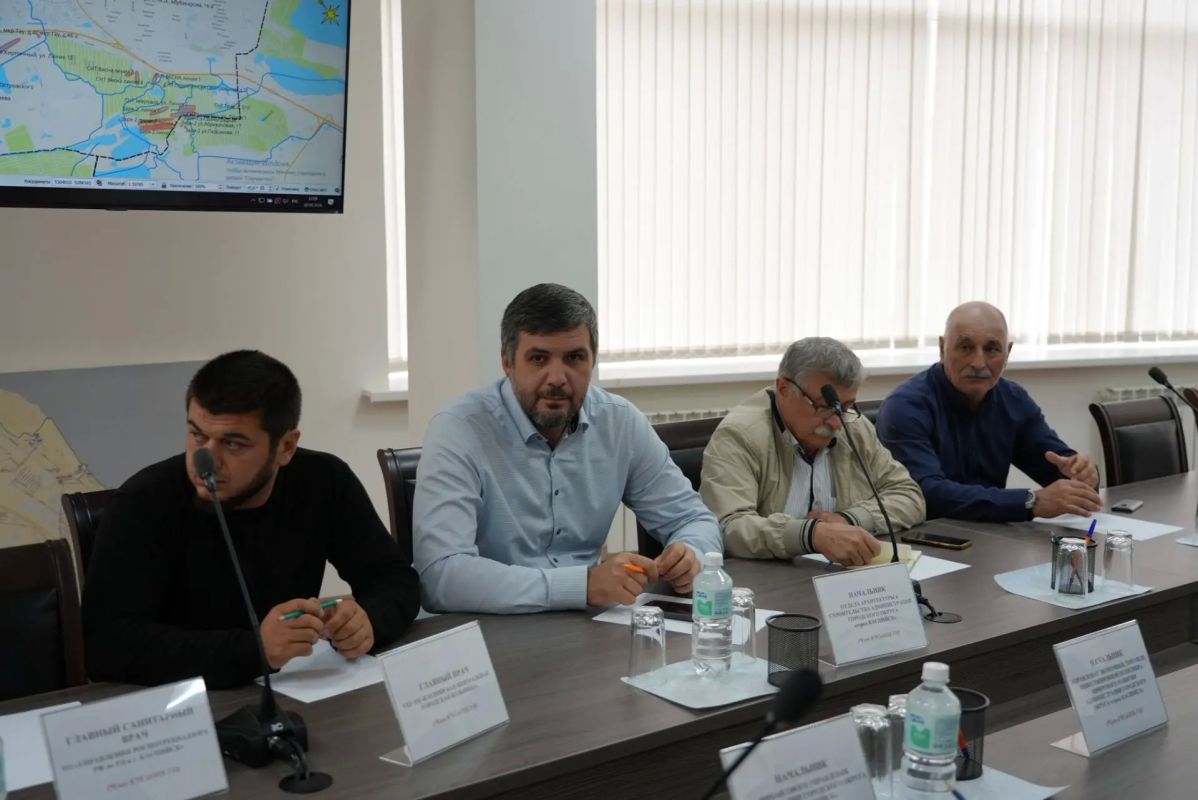 В Каспийске обсудили готовность городских служб к осенне-зимнему периоду В Каспийске обсудили готовность городских служб к осенне-зимнему периоду