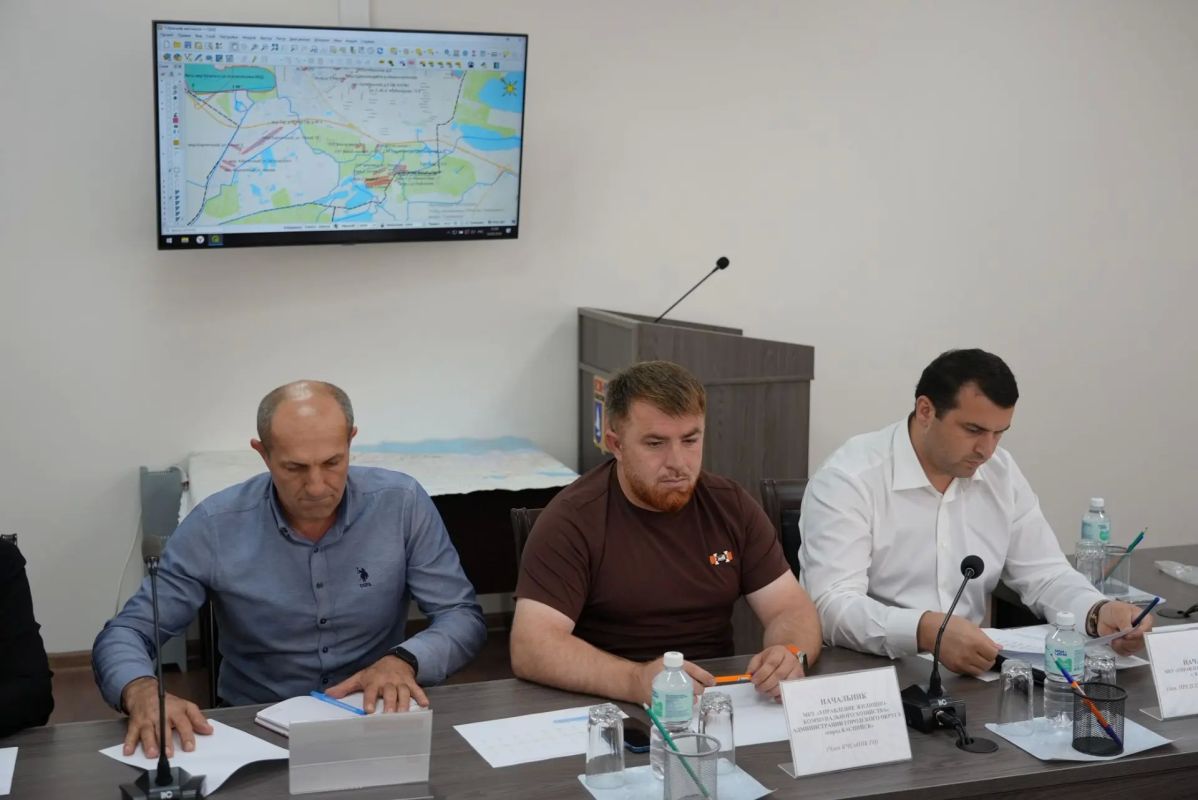 В Каспийске обсудили готовность городских служб к осенне-зимнему периоду В Каспийске обсудили готовность городских служб к осенне-зимнему периоду