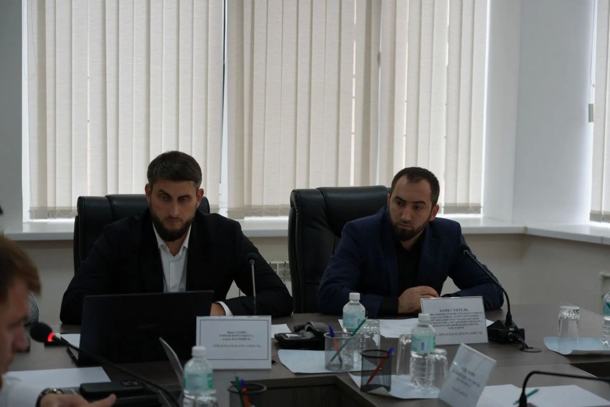 В Каспийске обсудили готовность городских служб к осенне-зимнему периоду В Каспийске обсудили готовность городских служб к осенне-зимнему периоду